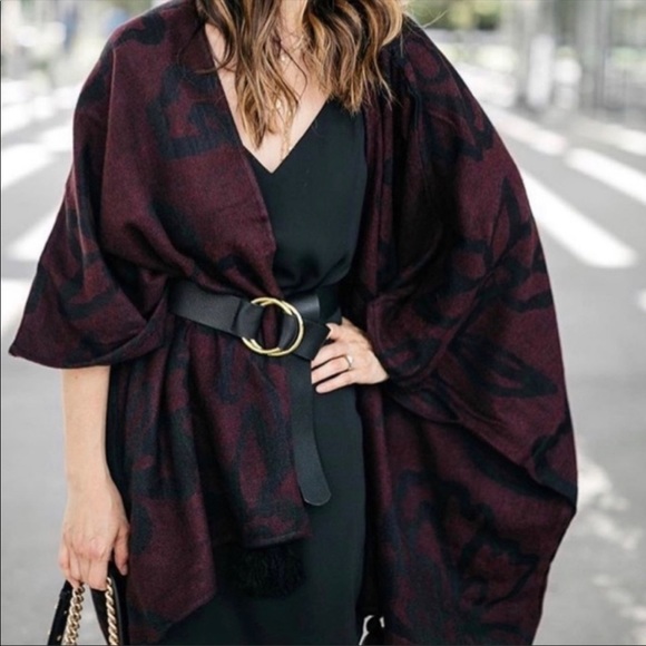 Cleobella Rachel Zoe Maroon & Black Sevigny Capelet with Tassels - Picture 1 of 6